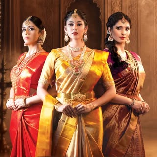 Saavithri Handlooms